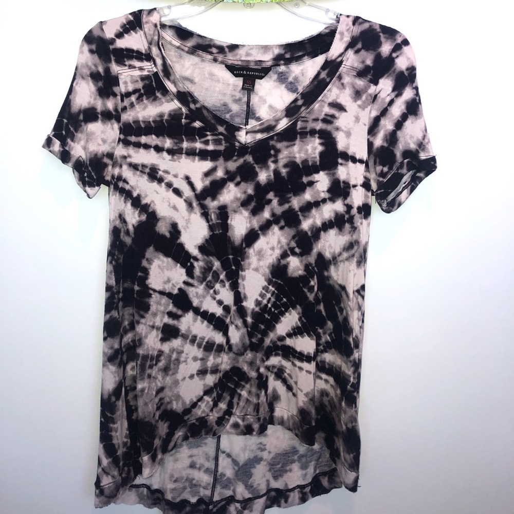 rock & republic v-neck tshirt